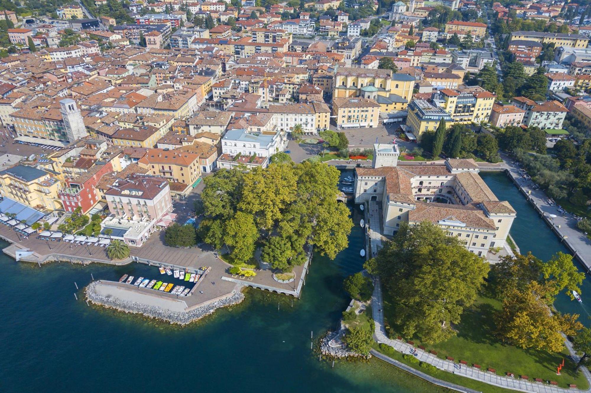 Casa Azzurra 150Mt From Lake - Happy Rentals Рива-дель-Гарда Экстерьер фото